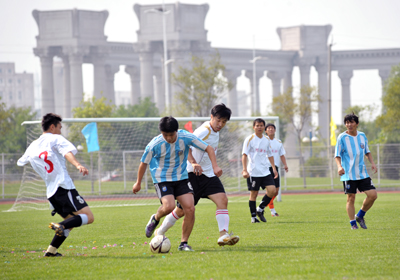 1-1！4-1！1-1！沃克救主英格兰，德国1-4再败，卫冕冠军被绝平｜乌克兰队｜英格兰队｜肯巴·沃克_网易订阅